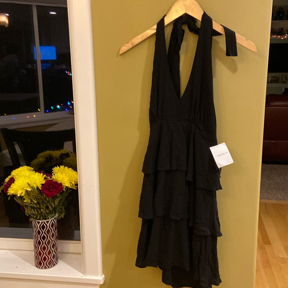 NWT FOREVER 21 backless women’s black dress